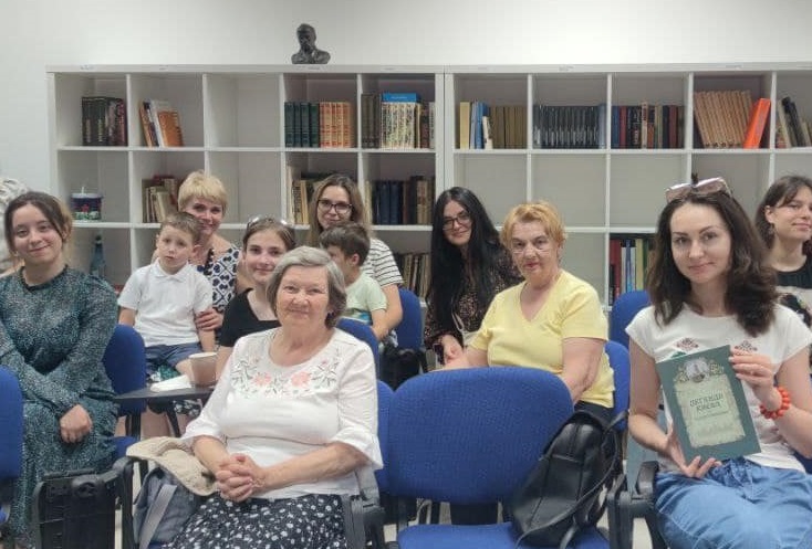 First meeting with literature in our Ukrainian library in Kielce