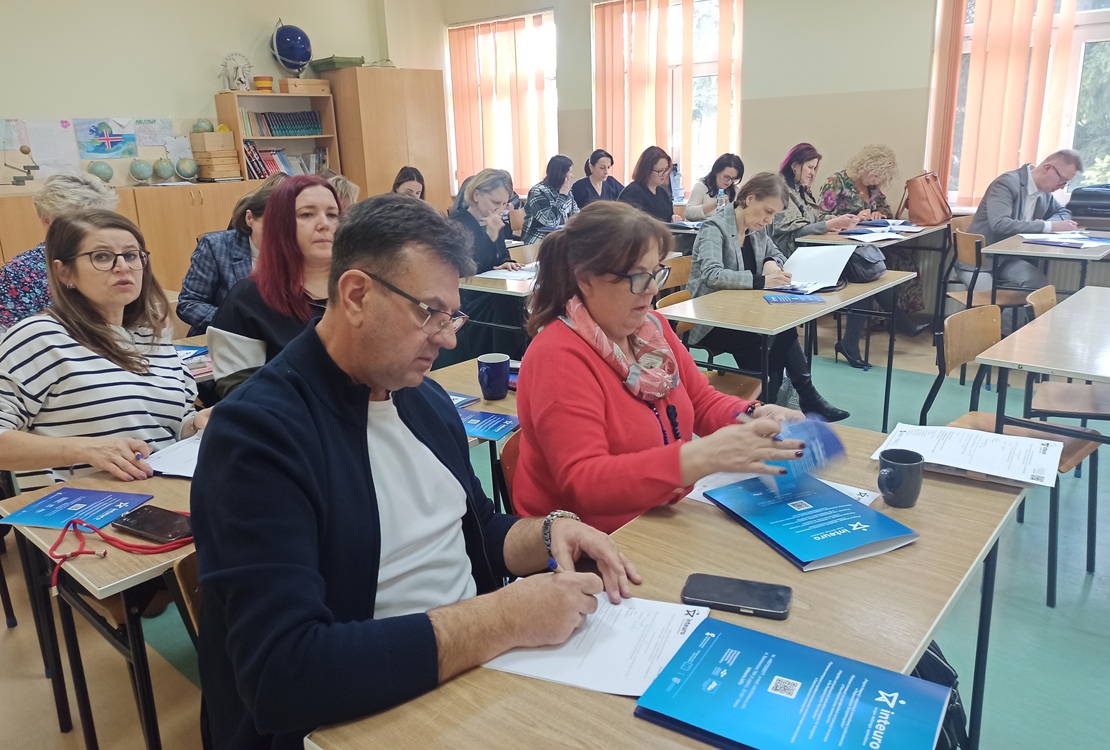 Another training session for teachers preparing to work with foreign students is behind us. We visited Staszów and Końskie